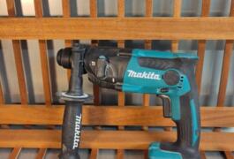 Location outil Burineur perforateur électrique Makita près de Montpellier