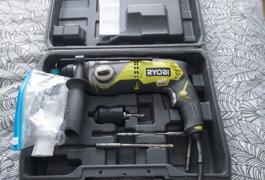 Location outil Perceuse à percussion électrique Ryobi près de Saint-Denis