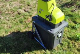 Location outil Broyeur de végetaux électrique Ryobi près de Saint-Léger-Triey