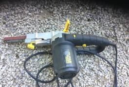 Location outil Ponceuse bordureuse électrique Fartools près de Roquevaire