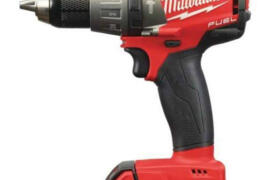 Location outil Perceuse visseuse Sans-fil Milwaukee près de Saint-Cyr-sur-Loire