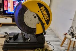Location outil Tronçonneuse a disque  Dewalt près de Marseille