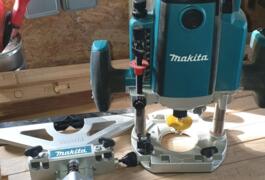 Location outil Défonceuse à bois électrique Makita près de Airaines