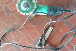 Location outil Meuleuse électrique Hikoki près de Carentoir