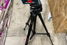 Location outil Niveau laser  Bosch près de Persan