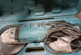 Location outil Disqueuse 230mm Makita près de Mèze