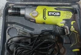 Location outil Perceuse à percussion électrique Ryobi près de Plouzané
