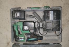 Location outil Perforateur burineur électrique près de Saint-Julien-les-Rosiers