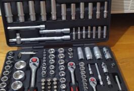 Location outil Caisse à outils  près de Villeurbanne