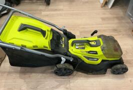 Location outil Tondeuse électrique Ryobi près de Lardy