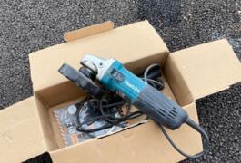 Location outil Meuleuse disqueuse électrique Makita près de Saint-Quentin-sur-Isère
