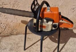 Location outil Tronçonneuse à bois Thermique Stihl près de Trets