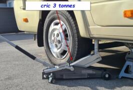 Location outil CHANDELLES pour VL,  4x4 , C.CAR  Michelin près de Ondres