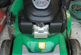 Location outil Tondeuse à gazon Thermique Honda près de La Chapelle-sur-Erdre
