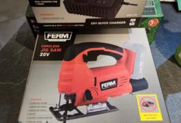 Location outil Scie sauteuse Sans-fil près de Non renseignée