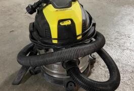 Location outil Aspirateur eau poussière électrique près de Menton