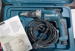 Location outil Visseuse à placo électrique Makita près de Auberives-sur-Varèze