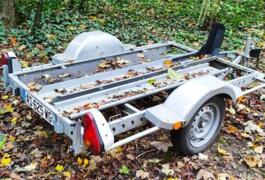 Location outil Remorque porte moto Moins de 750kg près de Pruniers-en-Sologne