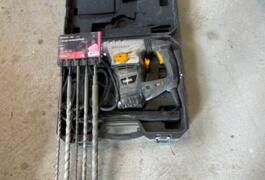 Location outil Marteau burineur électrique près de Pornic