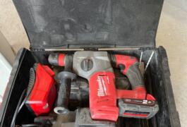 Location outil Burineur perforateur sans fil électrique Milwaukee près de Pornic