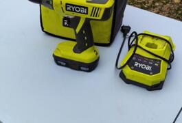 Location outil Perceuse à percussion Sans-fil Ryobi près de Pruniers-en-Sologne