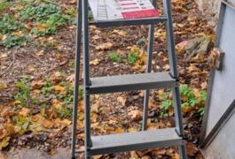 Location outil Escabeau  près de Villecresnes