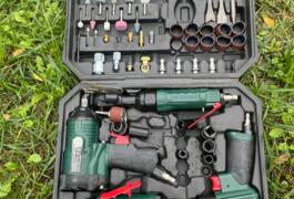 Location outil Sept. D’outils pour compresseur.  Parkside près de Aups