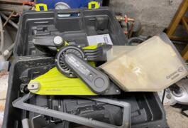 Location outil Ponceuse à bande électrique Ryobi près de Sevrier