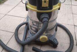 Location outil Aspirateur eau poussière électrique près de Crolles