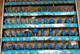 Location outil Défonceuse à bois électrique Makita près de Cuxac-d'Aude