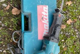 Location outil Scie sabre électrique Makita près de Venansault