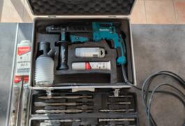 Location outil Perforateur burineur électrique Makita près de Saint-Sulpice-des-Landes