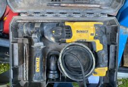 Location outil Scie à onglet radiale électrique Metabo près de Abbenans