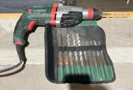 Location outil Perceuse à percussion électrique Metabo près de Boussens