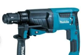 Location outil Perceuse perforateur burineur  Makita près de Fos-sur-Mer