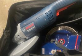 Location outil Meuleuse disqueuse 230mm Bosch près de Villepreux