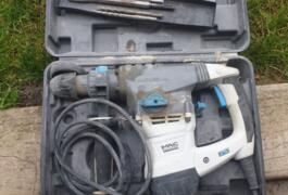 Location outil Perforateur burineur électrique Mac-allister près de Seiches-sur-le-Loir