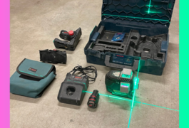 Location outil Niveau laser  Bosch près de Le May-sur-Èvre