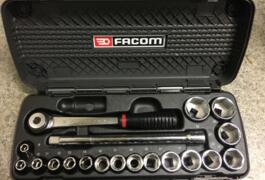 Location outil Coffret clés à douilles Coffret Facom près de Verson