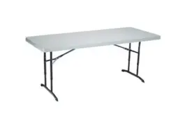 Location outil Table  près de Non renseignée