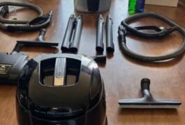 Location outil Aspirateur électrique près de Orvault