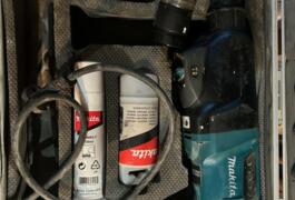 Location outil Burineur perforateur électrique Makita près de Lagraulet-Saint-Nicolas