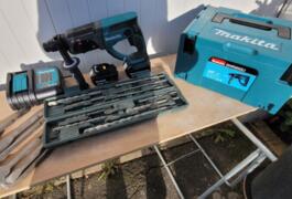Location outil Perforateur burineur à batterie 4Ah  Makita près de Clisson