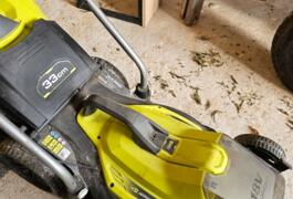 Location outil Tondeuse à gazon électrique Ryobi près de Guillos