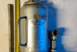 Location outil Cric bouteille 20 tonnes  près de Saint-Sandoux