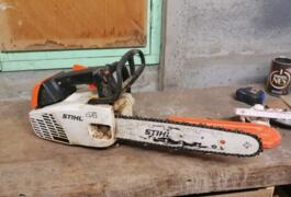 Location outil Tronçonneuse à bois Thermique Stihl près de Orléans