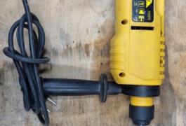 Location outil Perforateur à percussion électrique Fartools près de Roques