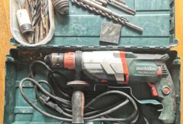 Location outil Perforateur burineur électrique Metabo près de La Murette