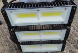 Location outil PROJECTEUR LED  près de Domloup