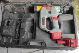Location outil Pistolet silicone sur batteries  près de Domloup